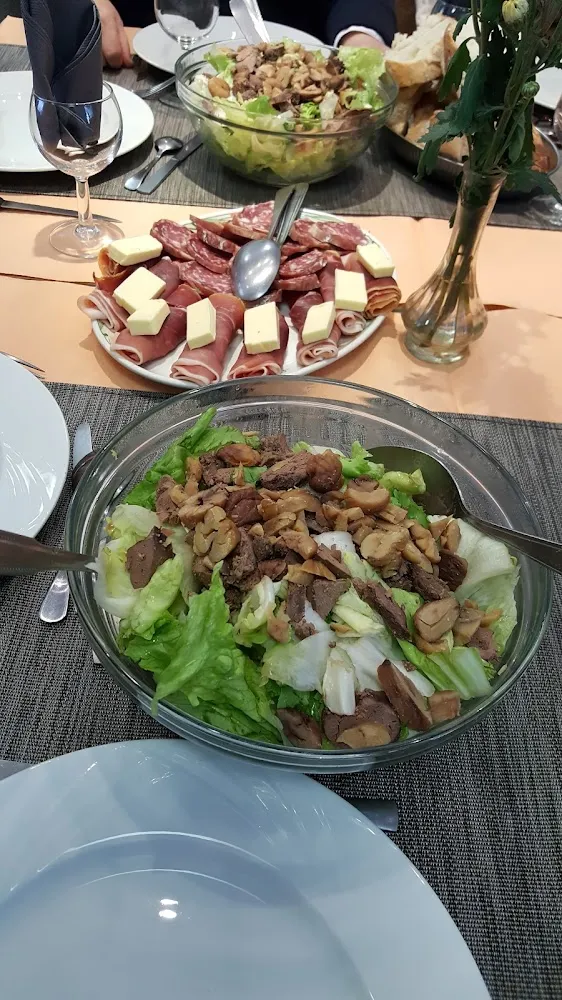 Salade Et Entrée Charcuterie